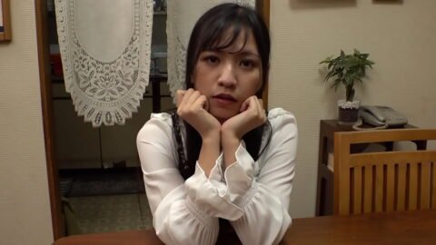 One day, a husband finds out about his late wife's unfaithfulness. I hit my wife and daughter who are two melons with the feeling of losing my place 